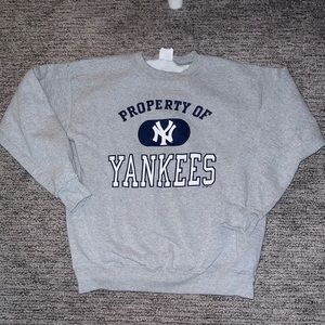 Yankees sweatshirt